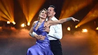 Ballando, si torna in pista: sfida tra Fialdini e D’Urso, Renato Zero ballerino per una notte