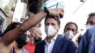 Conte: “Vado avanti”. Ma oggi Grillo lo sfida nei gruppi M5S