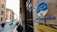 Sondaggi politici: calo per Fratelli d’Italia, crescono Forza Italia e Lega
