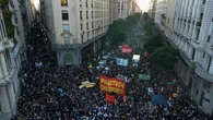Argentina, migliaia in piazza per difendere le università pubbliche