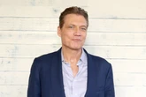 Holt McCallany: ‘I would never ever try to split the bill on a date’