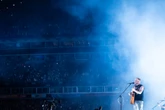 Country singer sets record for largest ticketed concert in US history
