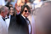 Tom Cruise receives nearly 8-minute standing ovation at Cannes