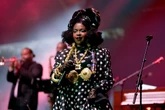 Lauryn Hill addresses confusion after severely delayed festival set