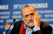 Carlo Petrini e la carne coltivata: «Ogni anno si uccidono 77 miliardi di animali, gli attuali consumi sono insostenibili»