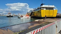 Piombino, fumo e fiamme sul traghetto: evacuati 274 passeggeri. Tutti in salvo dopo la paura – Il video