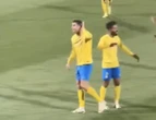 Il «gesto immorale» di Cristiano Ronaldo dopo i cori per Messi: indagato per l’esultanza in Arabia Saudita – Il video