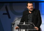 Salvini firma ancora la precettazione per lo sciopero del 15 dicembre: «Stop ridotto a 4 ore». I sindacati minacciano «bus lumaca»