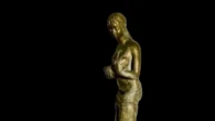 Statua con donna che allatta, la lettera dei pediatri: «È un messaggio di vita, non può essere un tabù»