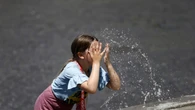 La carica dei negazionisti del caldo record: «Siamo in estate. Greta Thunberg? Vada in Cina»