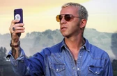 Salmo contro le piattaforme streaming e i social: «L’arte è da buttare» – I video