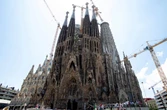 Barcellona vieta le case in affitto ai turisti da novembre 2028. Federalberghi spera: «Precedente importante»