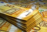 Stampava banconote false in casa e le vendeva al 10% del valore, beccato un 28enne di Lecce: su Telegram lo shop col suo vero nome