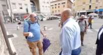 Terni, Stefano Bandecchi sputa l’acqua in faccia a un cittadino: «Provocatore, ti avevo avvisato» – Il video