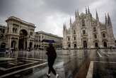 Temporali al Nord, strade allagate a Milano. 50 persone isolate in Val di Susa