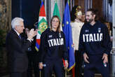 Parigi 2024, gli atleti azzurri da Mattarella per riconsegnare il tricolore. Tamberi: «Los Angeles? Non ho ancora deciso» – Il video