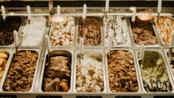 Milano, salvo il gelato dopo la mezzanotte. Arriva il chiarimento: «Si potrà mangiare, lo stop riguarda solo gli alcolici»