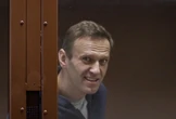 Alexei Navalny sparito dagli elenchi del carcere, il giallo dopo la scomparsa: «Lo hanno trasferito, ma non dicono dove»