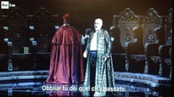 Fuori programma alla Scala, il sovrintendente sul palco: «Il tenore non sta bene». Ma Pertusi canta lo stesso e strega il pubblico della Prima