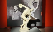 Il Discobolo «comprato da Hitler», la Germania lo rivuole. Sangiuliano minaccia: «Devono passare sul mio cadavere»