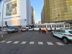 Milano, la direttrice de LaPresse aggredita a due passi dalla stazione: «Ha fatto segno di sgozzarmi, poi mi ha attaccato alle spalle»