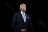 WSJ: Donald Trump batte per la prima volta Joe Biden nei sondaggi per le elezioni presidenziali