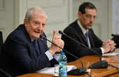 Corte Costituzionale, Augusto Barbera e le donne «impazienti». Polemiche sui social