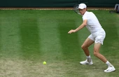 Jannik Sinner batte l’ungherese Marozsan e vola ai quarti sull’erba di Halle