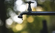 L’Italia continua a fare acqua da tutte le parti: dispersione idrica al 42%, in Basilicata arriva fino al 71%