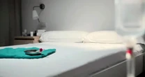 Suicidio assistito, morta la prima italiana con l’aiuto del Servizio sanitario nazionale. L’addio di Anna: «Adesso sono libera»