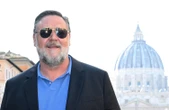Russell Crowe ospite a Sanremo? Il ritorno dopo 20 anni: l’attore svela la trattativa