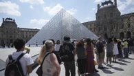 Louvre museum shuts down due to staff strike over mass tourism