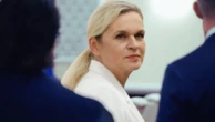 "Szczęśliwe" dzieci bez prac domowych. "Siedzą z telefonem, oglądają TV, grają w gry"