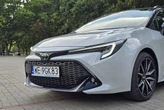 To jeden z najpopularniejszych modeli Toyoty. Ten szczegół sprawia, że jest o wiele ciekawszy