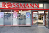 Kolczyki z Rossmanna zagrożeniem dla zdrowia. Sprawdź, czy masz je w domu