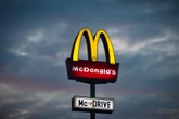 Il lance une restaurant avec l’argent de sa grand-mère : son groupe devient plus gros que McDonald’s !