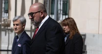 
         El papel «subordinado» de Koldo a Ábalos, clave para que el Supremo decida si enviarle a prisión o no 
    