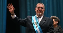 El presidente de Guatemala denuncia un golpe de estado en su contra y exige una defensa de la democracia