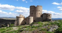 
         La villa medieval abandonada en Cuenca que se resiste a morir en sus ruinas: El Conjunto Histórico de Moya 
    