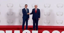 
         Trump amenaza con desatar una guerra comercial contra España ante la negativa de Sánchez de aumentar el gasto en Defensa 
    