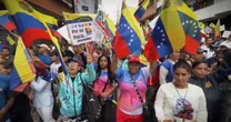
         Maduro moviliza a sus fieles ante las «amenazas» de EE.UU. 
    