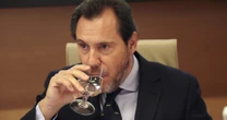 
         El ministro tuitero solo lleva ejecutado el 36 % del presupuesto 
    