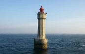 Non, on ne recherche pas de gardien de phare pour surveiller la Jument