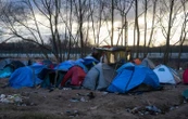 Le corps sans vie d’une femme découvert dans un campement de migrants