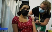 Avec 50 % de primo-vaccinés, où en est le match France-Covid-19 ?