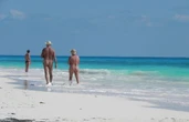 Cette ville italienne autorise les mariages nus sur la plage