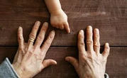 Comment l’observation de vos mains peut révéler votre état de santé