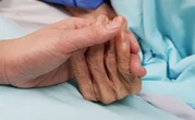 Une anesthésiste jugée pour meurtre après avoir euthanasié une octogénaire