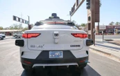 Il reste coincé dans un robot-taxi qui se met à tourner en rond