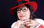 À près de 90 ans, Nana Mouskouri veut faire ses adieux à la scène